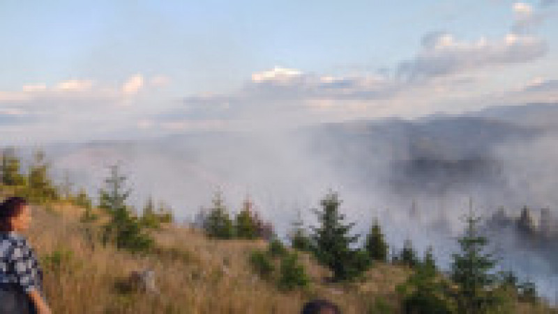 Incendiu de vegetație în Munții Șureanu. FOTO Facebook ISU Hunedoara | Poza 3 din 9