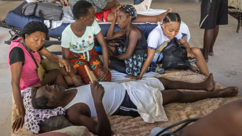 Spitalele din Haiti nu au suficienți medici pentru a-i îngriji pe toți răniții. Foto: Profimedia Images