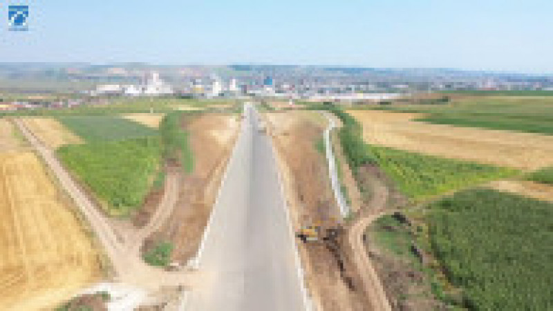 Tronsonul de autostradă care va face legătura între Târgu Mureș și aeroportul acestui oraș este gata în proporție de 70%. FOTO: Facebook Cătălin Drulă | Poza 1 din 6