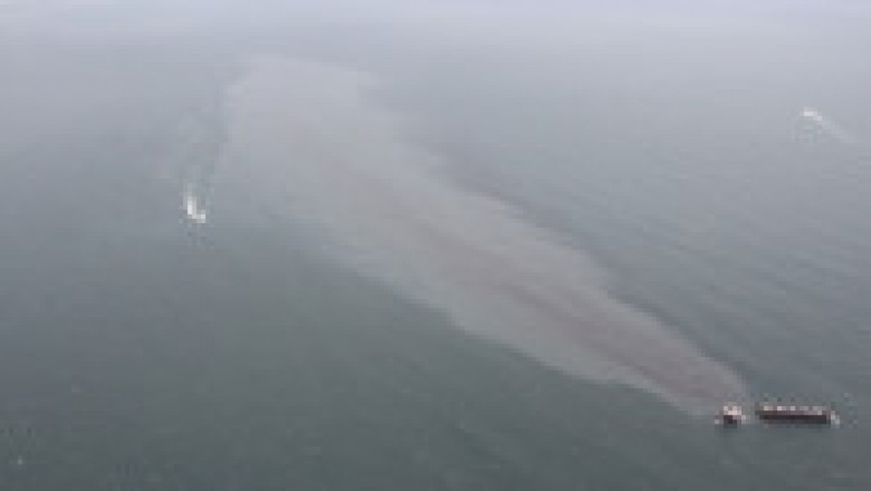 Pata de petrol are o lungime de 5 km. Foto: Twitter / Garda de Coastă Japonia | Poza 2 din 4