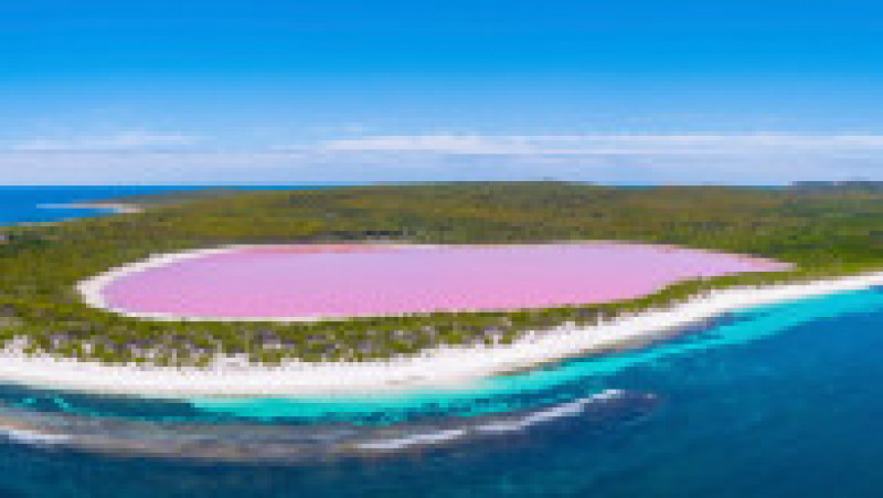 Lacul Hillier, cu apă roz deosebit de sărată, este una dintre minunile naturale ale Australiei Foto: Profimedia | Poza 11 din 20