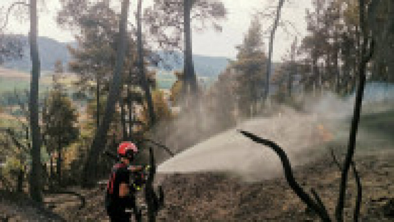 Pompierii români intervin vineri la incendiile din zona localităților Metochi și Kalyvia din Grecia. Foto: IGSU | Poza 5 din 5