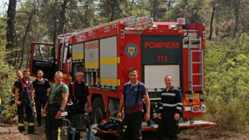 Pompierii români au intervenit la incendiile din zona localităților Metochi și Kalyvia din Grecia. Foto: IGSU
