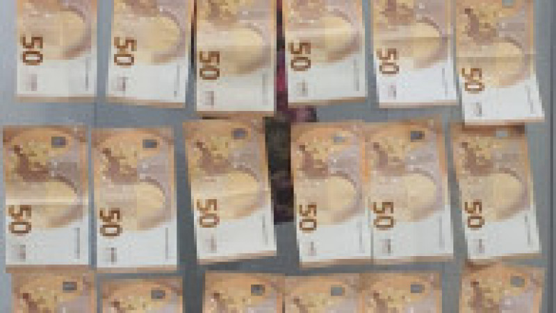 Membrii unei grupări infracționale au câștigat aproximativ trei milioane de euro după ce au obligat zeci de tinere să se prostitueze. FOTO: Poliția Română | Poza 2 din 5