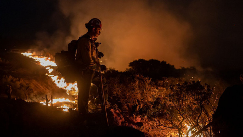 Pompierii au putut controla doar 5% din incendiul izbucnit acum 10 zile în California. FOTO: Profimedia Images