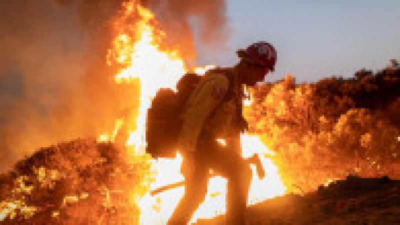 Pompierii au putut controla doar 5% din incendiul izbucnit acum 10 zile în California. FOTO: Profimedia Images | Poza 8 din 8