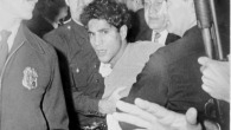 Sirhan Bishara Sirhan este reținut la Hotelul Ambassador, în 5 iunie 1968, ca principal suspect pentru asasinarea lui Robert F. Kennedy Foto: Profmedia Images | Poza 1 din 8