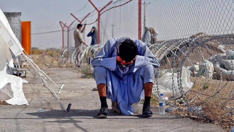 Refugiat afgan la granița cu Iranul Foto: Profimedia