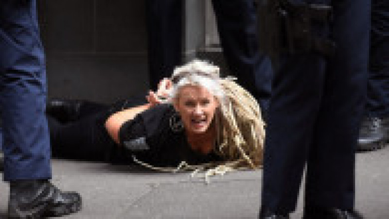 În Australia au avut loc ciocniri între poliţie şi sute de protestatari anti-lockdown. Foto: Profimedia | Poza 4 din 17