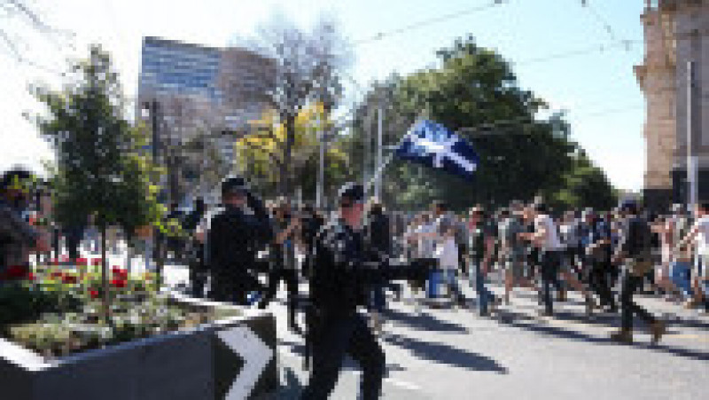 În Australia au avut loc ciocniri între poliţie şi sute de protestatari anti-lockdown. Foto: Profimedia | Poza 14 din 17