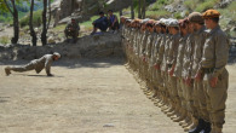 Antrenament militar al celor care s-au alăturat rezistenței antitalibane din Valea Panjshir Foto: Profimedia | Poza 7 din 19