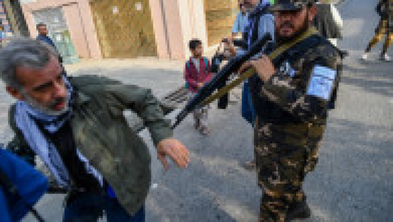 Și jurnaliștii prezenți la protest au fost bruscați de talibani. Foto: Profimedia | Poza 2 din 5