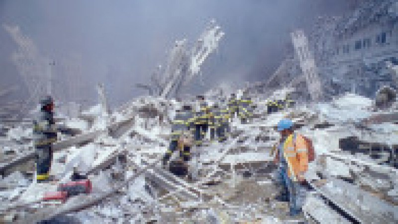 Dezastrul lăsat în urmă de prăbușirea turnurilor gemene. Foto: Profimedia Images | Poza 11 din 19