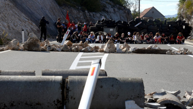 Protestele reflectă tensiunile existente în Muntenegru, care rămâne profund divizat în ceea ce priveşte legăturile sale cu Serbia Foto: Profimedia Images
