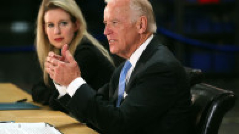 Joe Biden, vicepreședinte, a venit în 2015 și a vizitat compania Theranos fondată de Elizabeth Holmes Foto: Profimedia Images | Poza 4 din 18