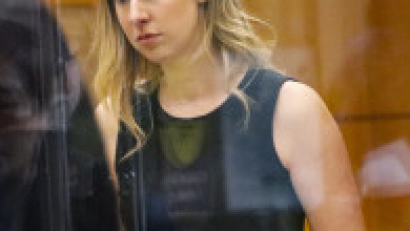 Elizabeth Holmes în 2019, în fața unei curți federale Foto: Profimedia Images | Poza 12 din 30