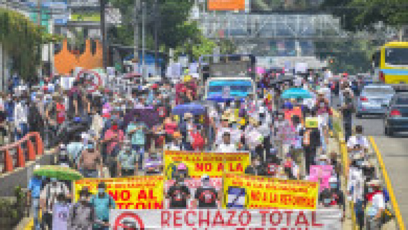 Protestatarii au mers în marș spre sediul Curții Supreme din El Salvador. Foto: Profimedia Images | Poza 3 din 14