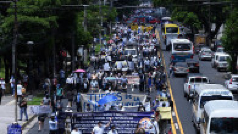 Protestatarii din San Salvador au scandat sloganuri împotriva președintelui țării și a adoptării bitcoin. Sursă foto: Profimedia Images | Poza 11 din 14