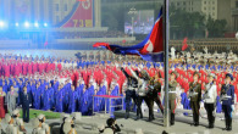 Agenția de stat nord-coreeană a publicat fotografiile de la parada nocturnă a Coreei de Nord. Foto: Profimedia Images | Poza 5 din 14