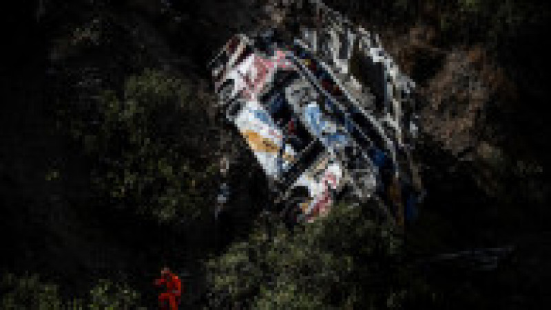 Cel puțin 32 de oameni au murit în Peru după ce un autobuz a căzut într-o prăpastie. Foto: Profimedia Images | Poza 8 din 11