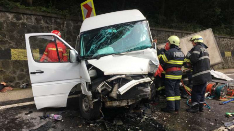 Trafic blocat peste patru ore pe DN 15, după un accident cu 13 victime. Foto: ISU Mureș