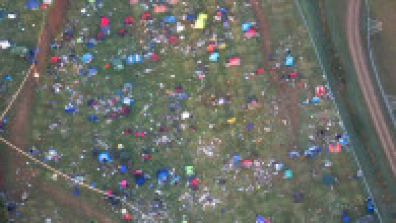 Mii de corturi abandonate și o mare de gunoaie rămase după un festival din Anglia. FOTO: Profimedia Images | Poza 5 din 11