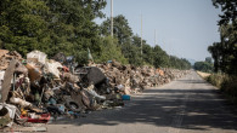 O autostradă din Belgia a fost transformată în groapă de gunoi după inundaţiile catastrofale din iulie. Foto: Profimedia | Poza 2 din 6