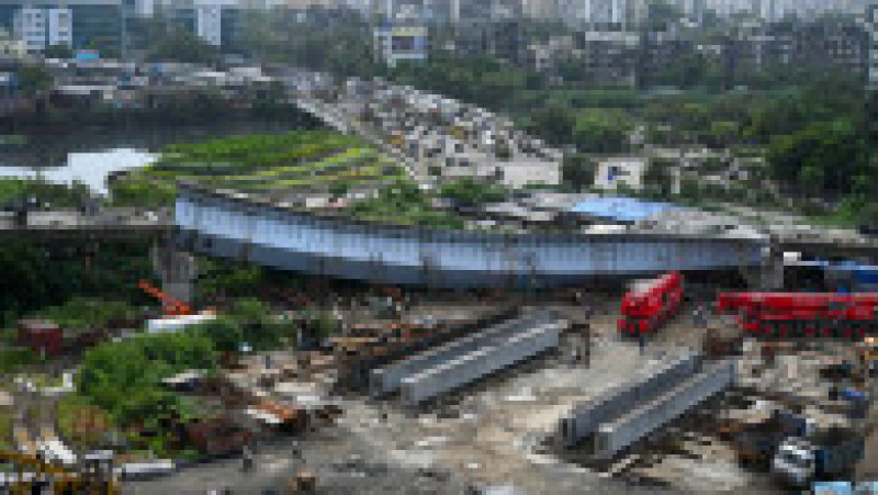 Pod în construcție prăbușit în Mumbai, într-o zonă cu clădiri de afaceri. FOTO: Profimedia Images | Poza 3 din 4