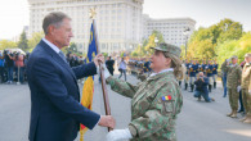 Klaus Iohannis a înmânat Drapelul de luptă Spitalului Militar. FOTO: Presidency | Poza 11 din 11