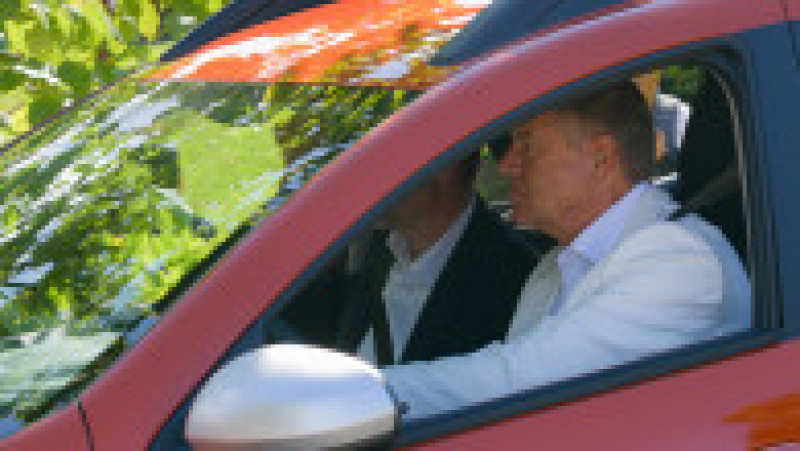 Klaus Iohannis a testat noul model Dacia Duster. Foto: presidency.ro | Poza 13 din 14