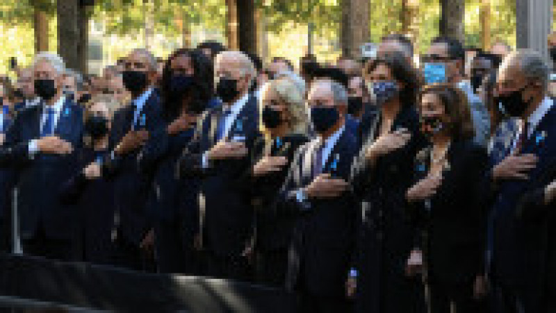 La ceremonia de comemorare în zona „Ground Zero” din New York, la 20 de ani de la atentatele din 11 septembrie 2001, sunt prezenți foștii președinți americani Barack Obama și Bill Clinton, alături de actualul președinte al SUA Joe Biden. Foto: Profimedia | Poza 3 din 16