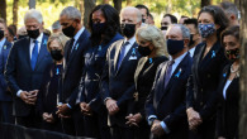 La ceremonia de comemorare în zona „Ground Zero” din New York, la 20 de ani de la atentatele din 11 septembrie 2001, sunt prezenți foștii președinți americani Barack Obama și Bill Clinton, alături de actualul președinte al SUA Joe Biden. Foto: Profimedia | Poza 2 din 16