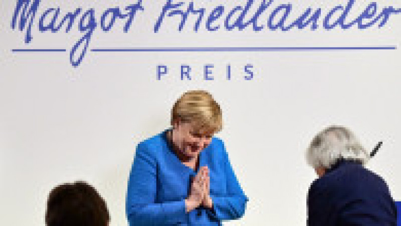 Angela Merkel o salută Margot Friedländer, supraviețuitoare a Holocaustului Foto: Profimedia Images | Poza 37 din 41