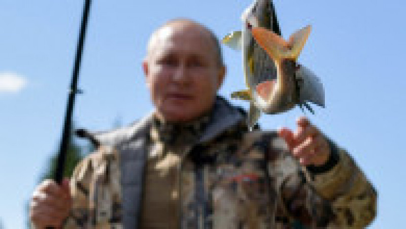 Președintele Rus Vladimir Putin a fost fotografiat în timp ce era în vacanță în Siberia, la pescuit. Foto: Profimedia | Poza 6 din 6