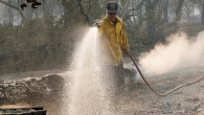 O femeie care încerca să fiarbă apă ar fi produs ultimul incendiu din California FOTO: Profimedia Images | Poza 8 din 17