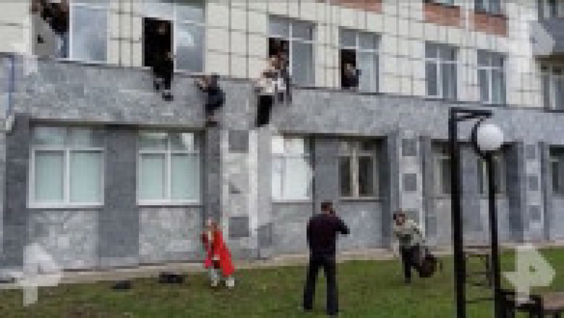 Atac armat la o universitate din Rusia FOTO: Profimedia Images | Poza 3 din 21