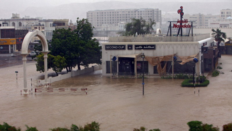 Ciclonul tropical Shaheen a lovit coasta Omanului. FOTO: Profimedia Images