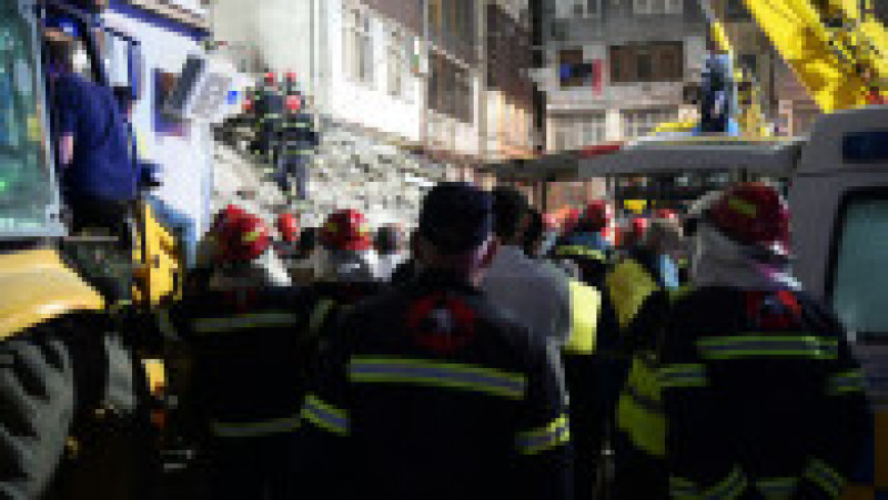 Cel puţin cinci persoane au decedat, între care doi copii, după prăbuşirea unei clădiri cu mai multe etaje vineri în oraşul Batumi. FOTO: Profimedia Images | Poza 4 din 10