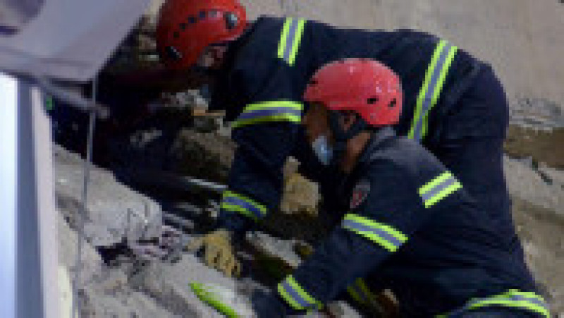 Cel puţin cinci persoane au decedat, între care doi copii, după prăbuşirea unei clădiri cu mai multe etaje vineri în oraşul Batumi. FOTO: Profimedia Images | Poza 5 din 10
