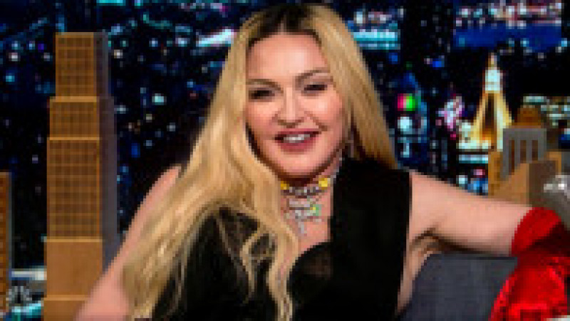 Madonna a apărut în emisiunea lui Jimmy Fallon purtând grill, o bijuterie dentară la modă Foto: Profimedia Images | Poza 2 din 19
