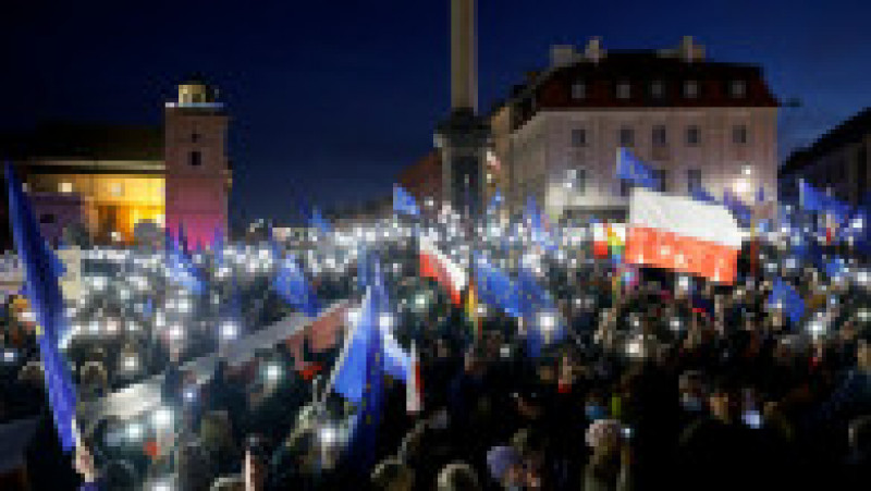 „Momentul luminițelor” la protestul din Varșovia Foto: Profimedia Images | Poza 10 din 12