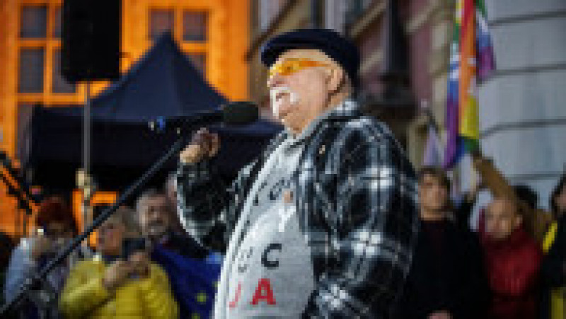 Lech Walesa a vorbit manifestanților pro-UE din Gdansk Foto: Profimedia Images | Poza 6 din 12