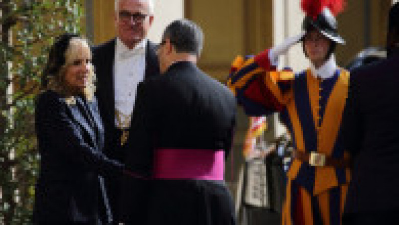 Prima-doamnă Jill Biden sosește la Vatican Foto: Profimedia Images | Poza 6 din 11