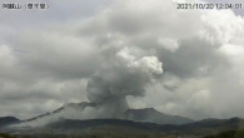 Vulcanul de pe muntele Aso, situat în sud-vestul Japoniei, a erupt. FOTO: Profimedia Images | Poza 2 din 5