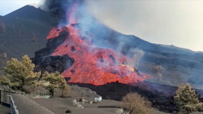 Vulcanul Cumbre Vieja a început să erupă pe 19 septembrie. Foto: Profimedia Images