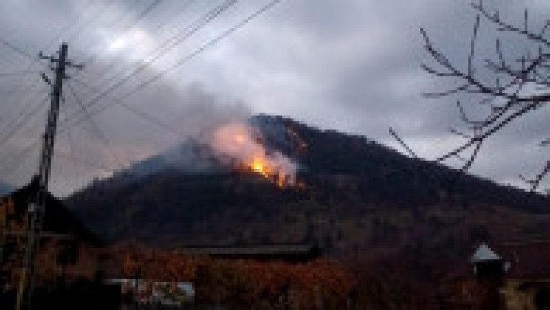 Incendiul de pădure din Oituz, județul BacăuFOTO: Facebook ISU Bacău | Poza 7 din 7