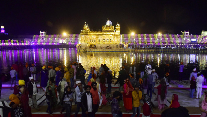 India s-a transformat într-o scenă de lumină și culoare, în timp ce milioane de oameni celebrează Diwali. FOTO: Profimedia Images