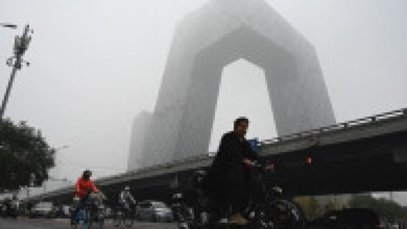 Zonele puternic industrializate din China se confruntă deseori cu fenomenul de smog în perioadele de toamnă şi iarnă. Foto: Profimedia | Poza 4 din 5