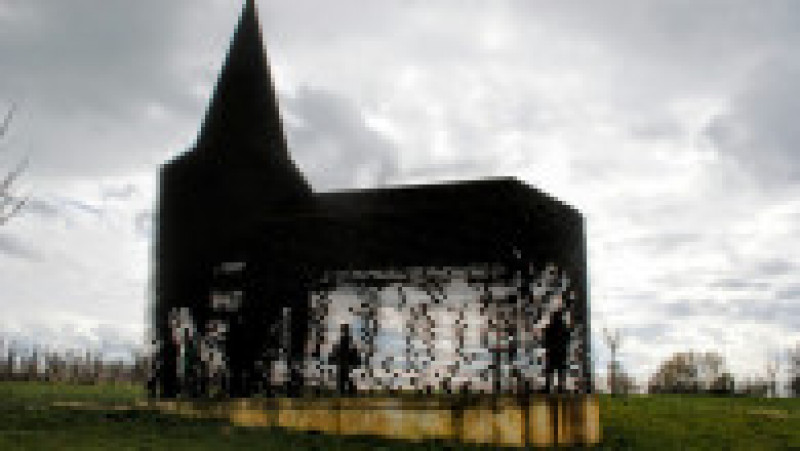Biserica transparentă este opera a doi arhitecți belgieni Foto: Profimedia Images | Poza 7 din 18