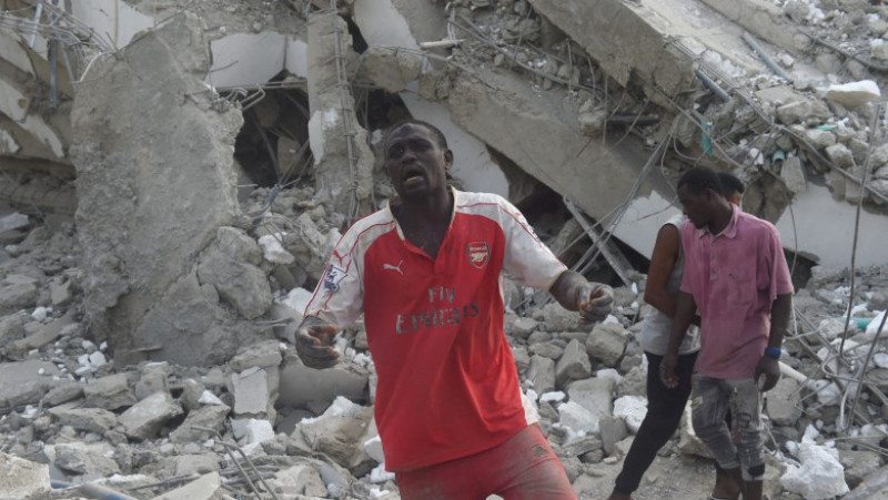 Un bloc aflat în construcție s-a prăbușit în Lagos, Nigeria. Foto: Profimedia Images